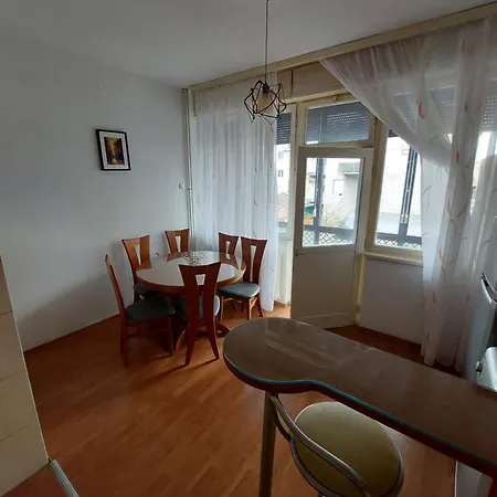 Apartment Index 3 *